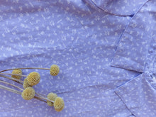 Cargar imagen en el visor de la galería, Blusa manga corta floreado lila
