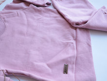 Cargar imagen en el visor de la galería, Conjunto buzo bebé algodón rosado - Lina Sustentable, ropa Niño Chile, ropa de niño en oferta
