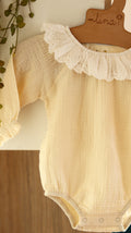 Body manga larga bolillo en cuello muselina orgánica - Lina Sustentable, ropa Niño Chile, ropa de niño en oferta