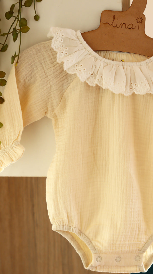 Body manga larga bolillo en cuello muselina orgánica - Lina Sustentable, ropa Niño Chile, ropa de niño en oferta