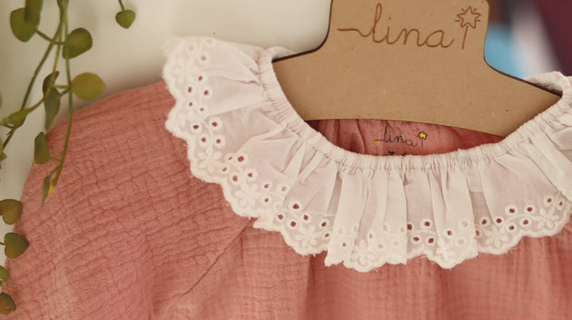 Body manga larga bolillo en cuello muselina orgánica - Lina Sustentable, ropa Niño Chile, ropa de niño en oferta