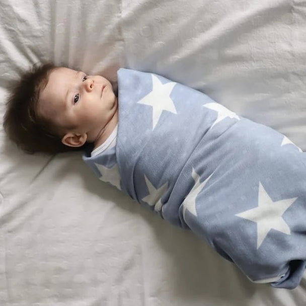 Manta Swaddle azul - Lina Sustentable, ropa Niño Chile, ropa de niño en oferta